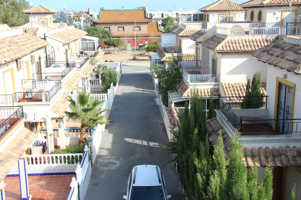 Holiday Home Torre De Pisa Torrevieja Quarto foto